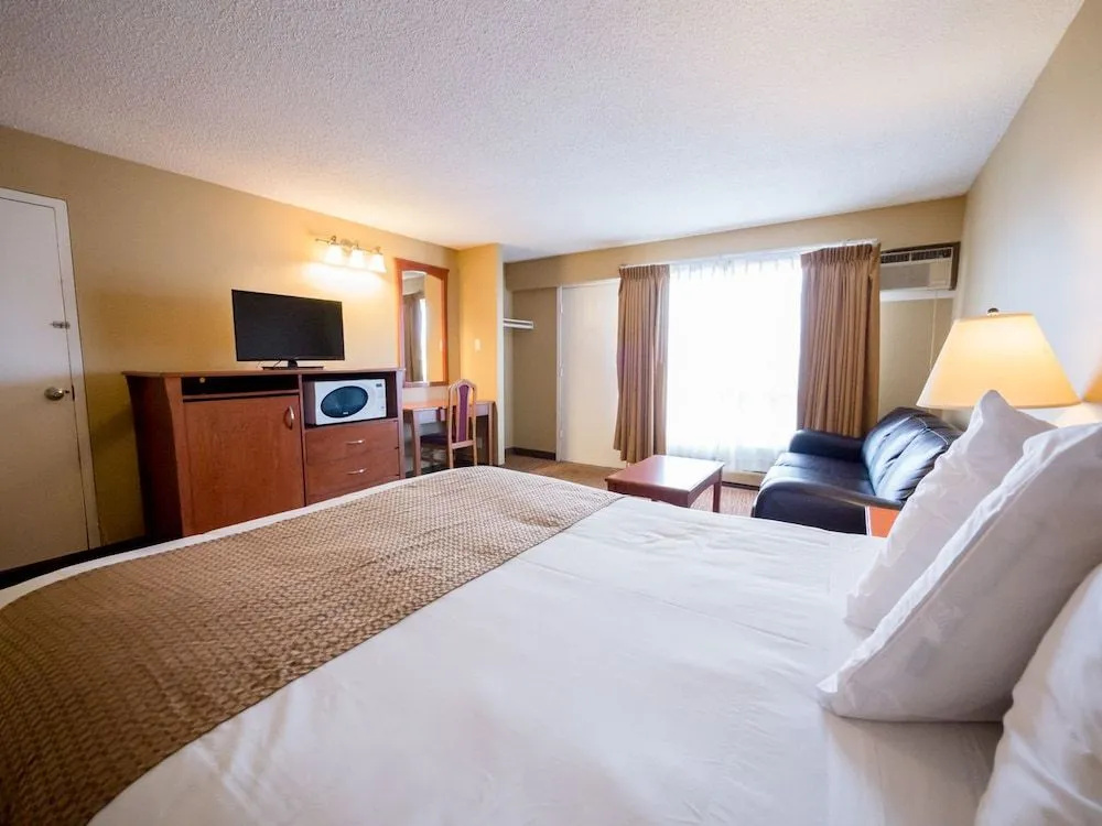 West Edmonton Motor Inn