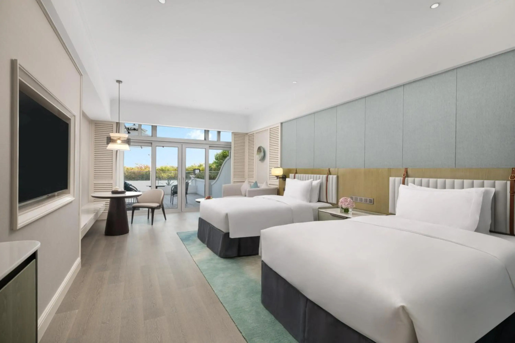 Yuehua Hotel Xiamen Seaside Hotel corridor leads to the stone exhibition hall