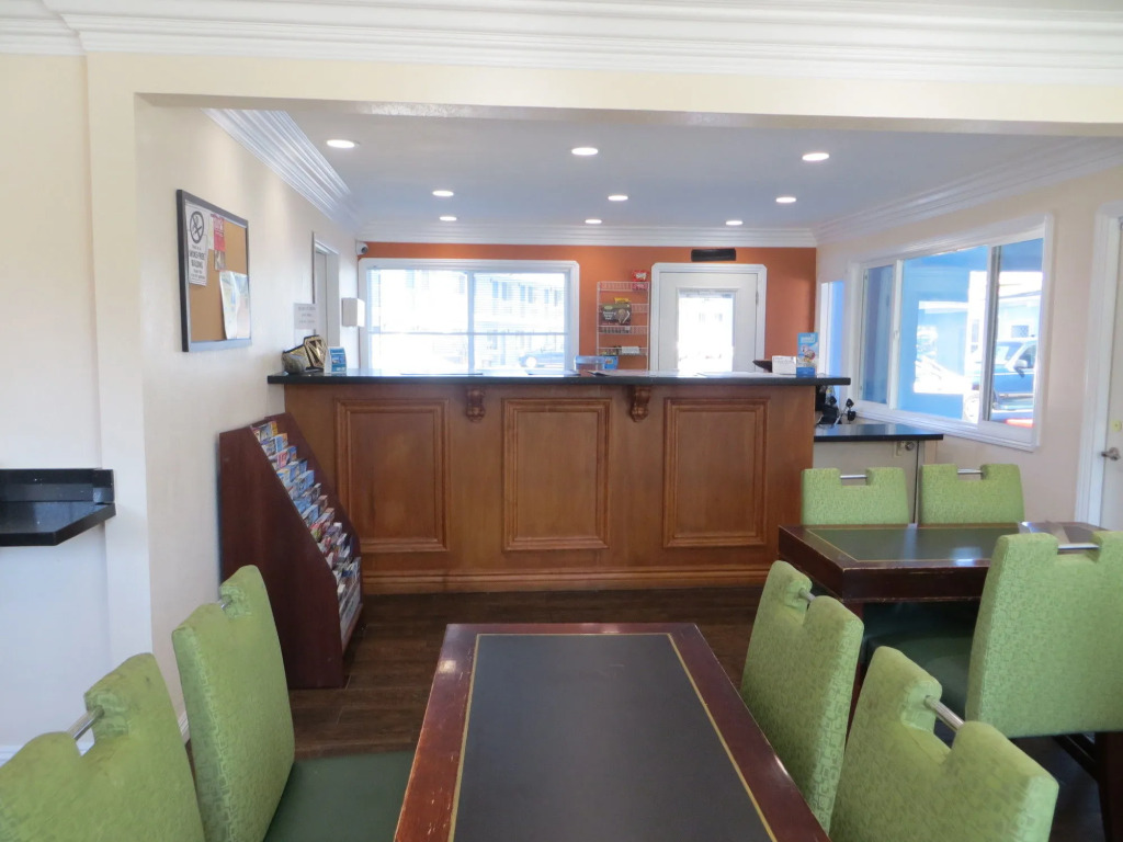 Beachway Inn and Suites