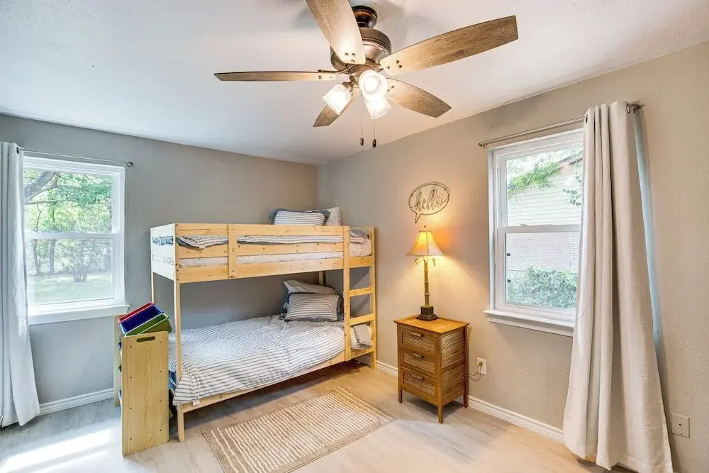 Walk to Lewisville Lake: Dog-friendly Texas Home