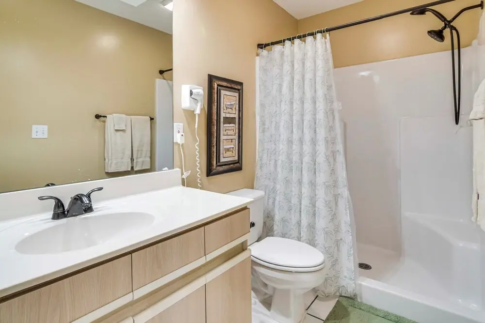 On Thousand Hills Golf Course: Condo w/ Sunroom