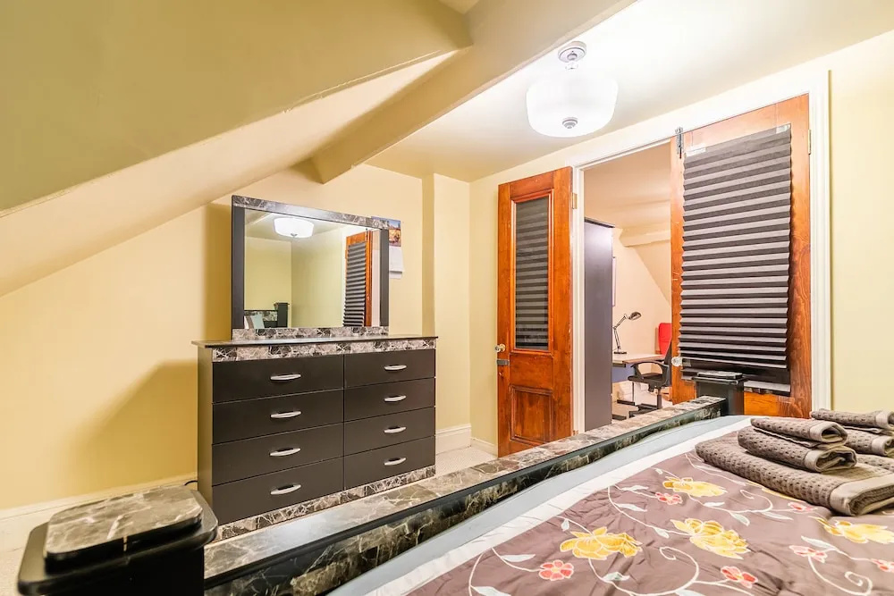 Rooms in Downtown Heritage House