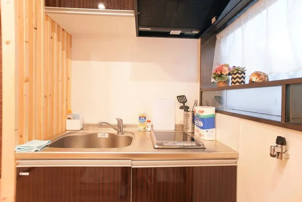 Tsurumibashi House