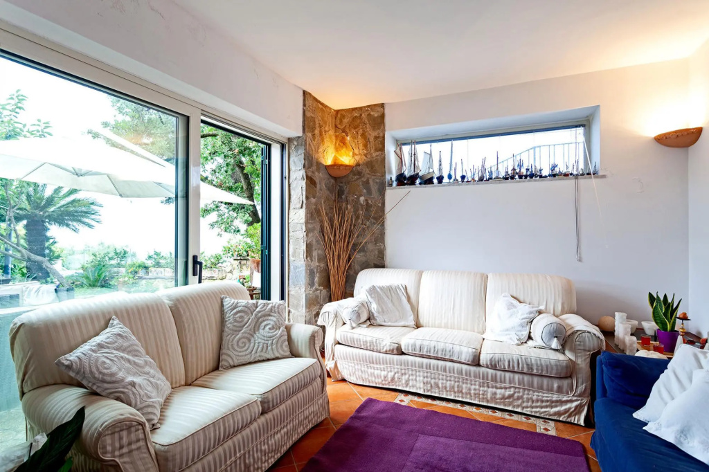 AMORE RENTALS - Villa The Stone on the Sea