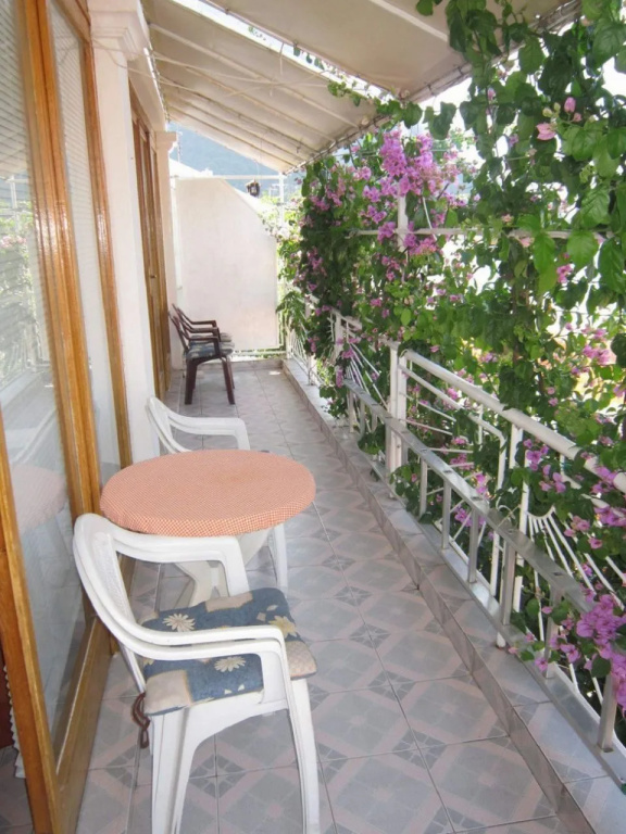 Apartment Graci - 20m from pebble beach: A1 Gradac, Riviera Makarska