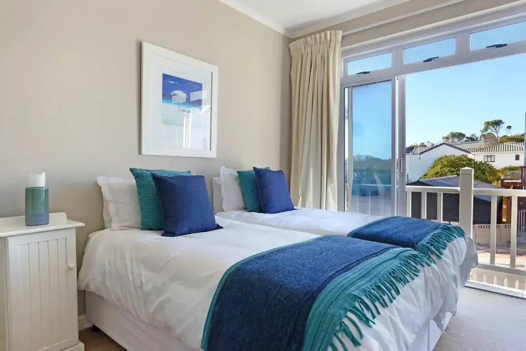 Penguin Haven . Luxury 2 Bedroom, Boulders Beach.