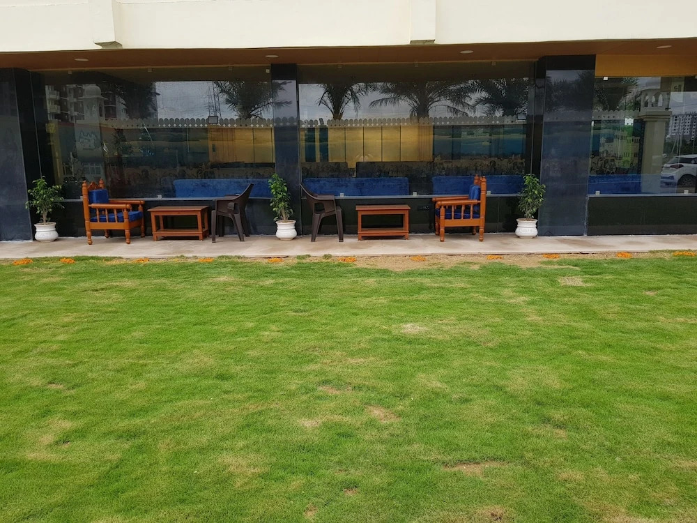 Hotel O Grand Lotus Inn