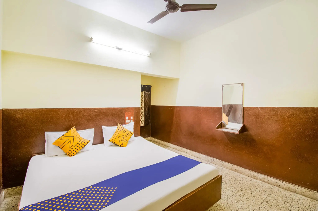 SPOT ON 69409 Hotel Sri New Sai Chandra