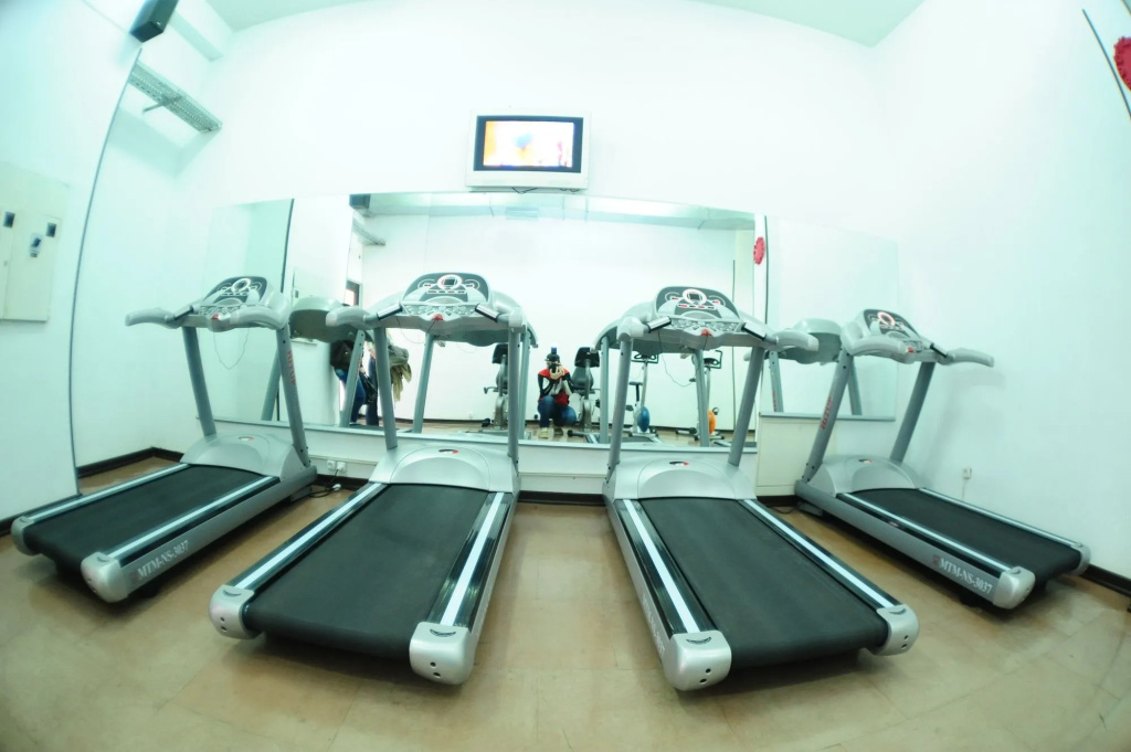 Отель Cross Apartments and Tours