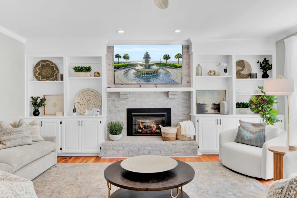 Southern Oasis by Avantstay 0.5mi Walk to the Beach, Pool, Patio, Large Yard