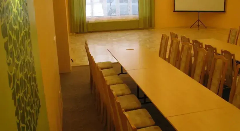 Hotel Eden 24h