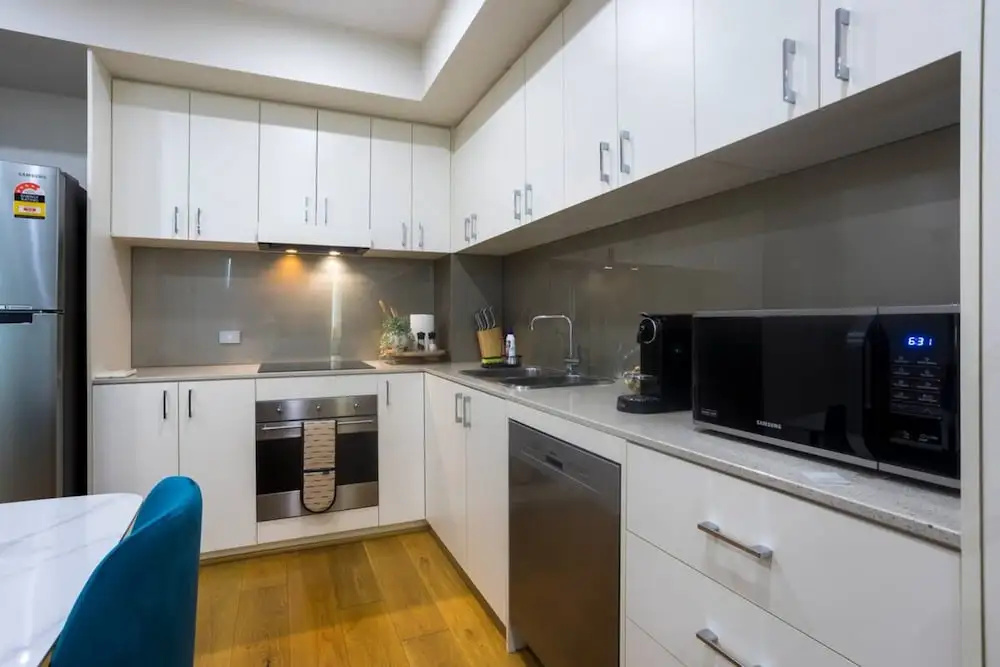 Brilliant 3 Month Corporate Rental With Balcony