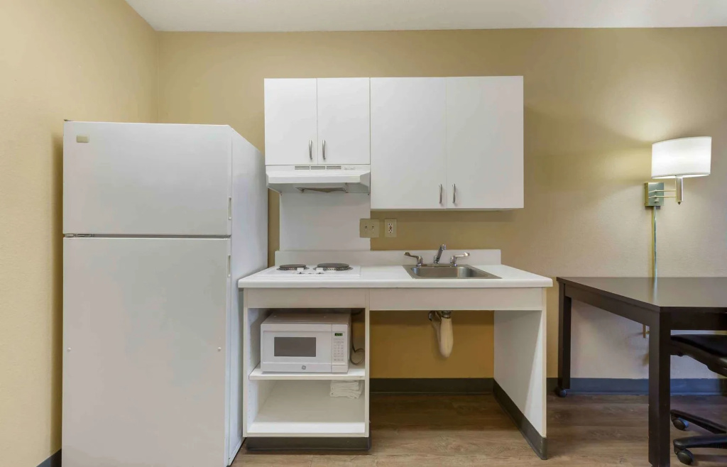 Studio 6 Chantilly VA Washington Dulles Airport