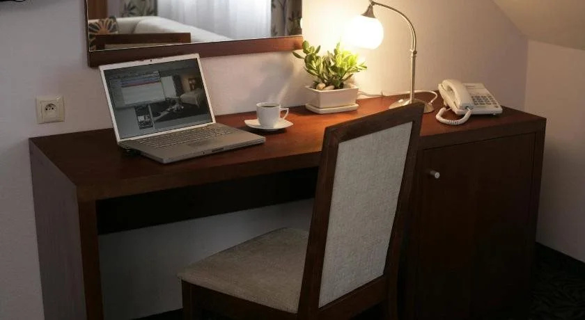 Hotel Azyl