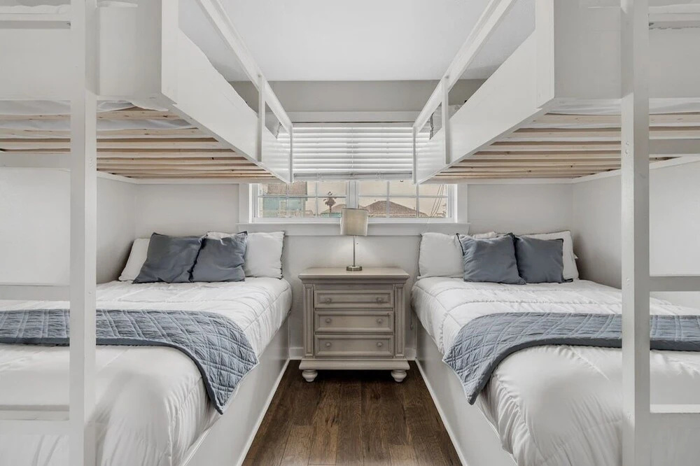 Windsical Escape 2 Bedroom Home by RedAwning