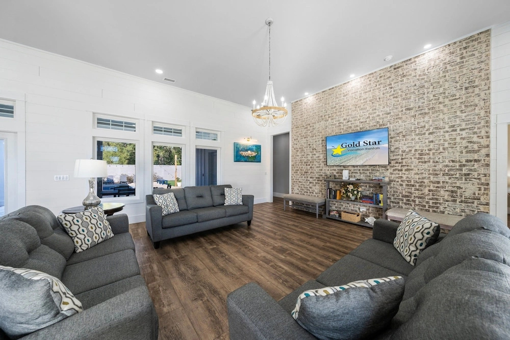 Large Lux Home,private Pool,spa,backyard, 6 Bdrms, Beach,wharf, OWA 15 Mins Away