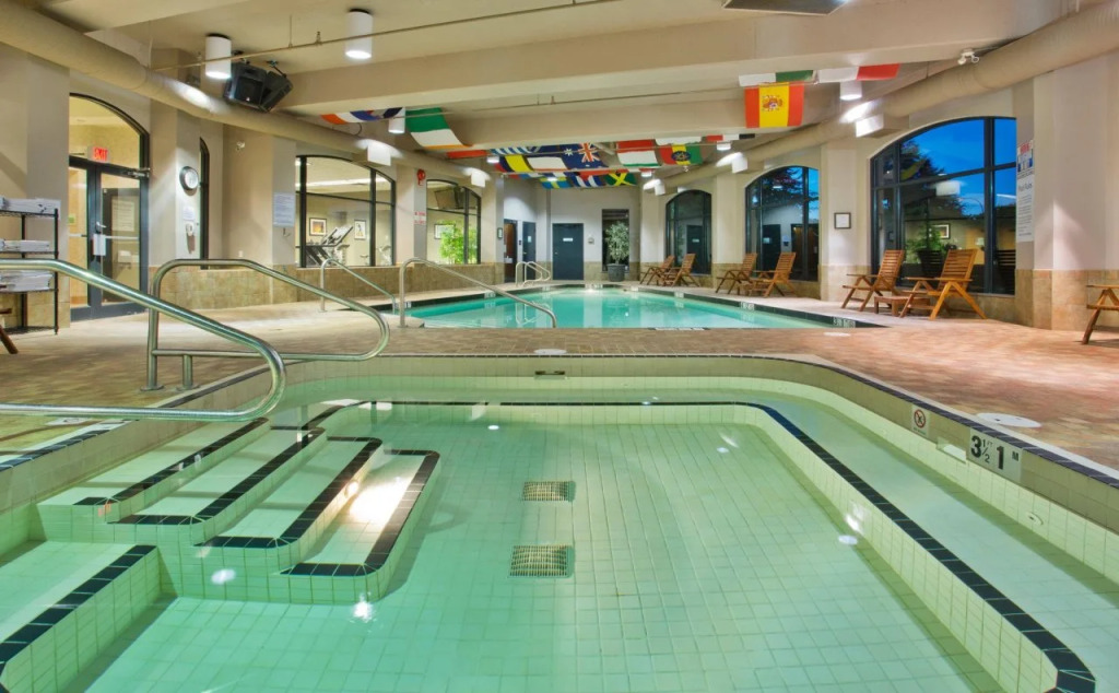 Holiday Inn & Suites North Vancouver by IHG
