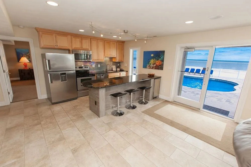 Royal Shell (formerly Lynnhaven Resort) - 10 Br Home