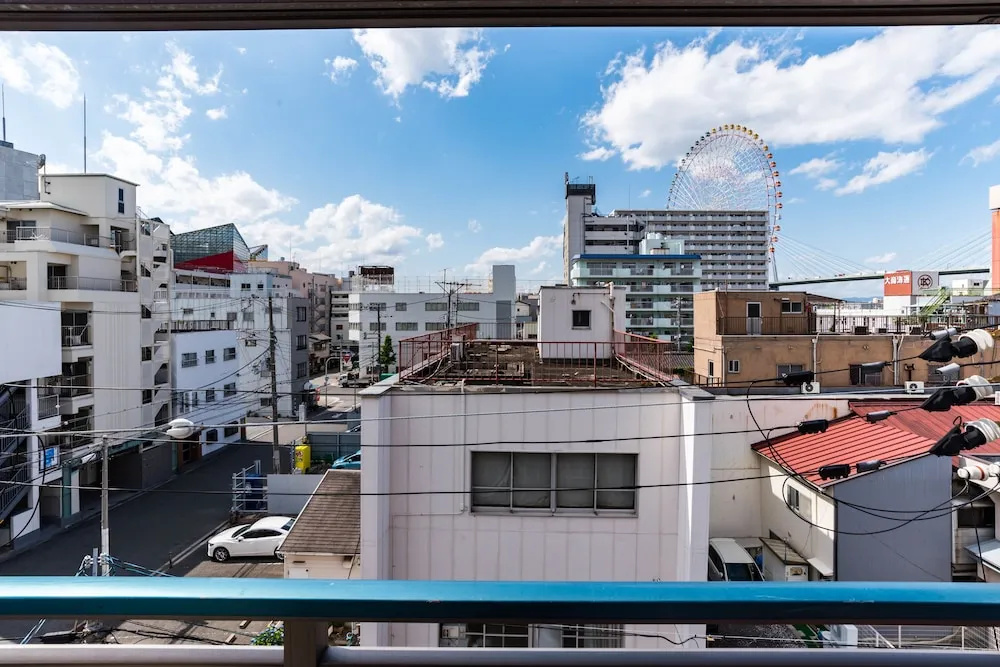 Bijou Suites Ferries Wheel View