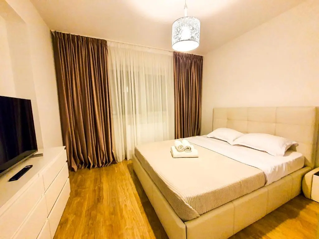 Luxurious Retreat 1BR Apartment with Netflix, Private Parking and self check in