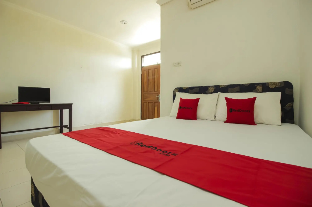 RedDoorz @ Malalayang Manado