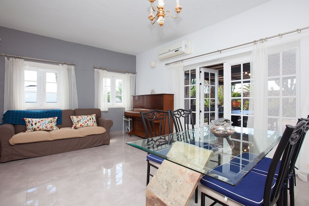 Villa Jessica Suites