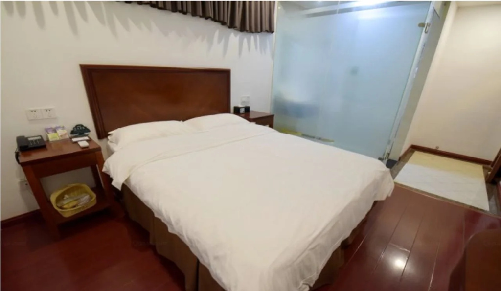 GreenTree Inn Jiangsu Zhenjiang Yaohan Express Hotel