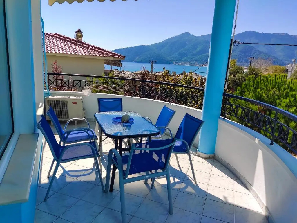 Ellinas Hotel