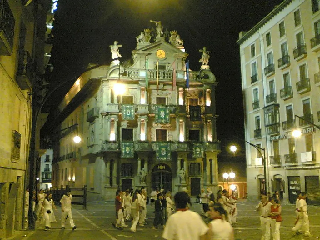 Calle Ansoleaga a 100 mts del Ayuntamiento