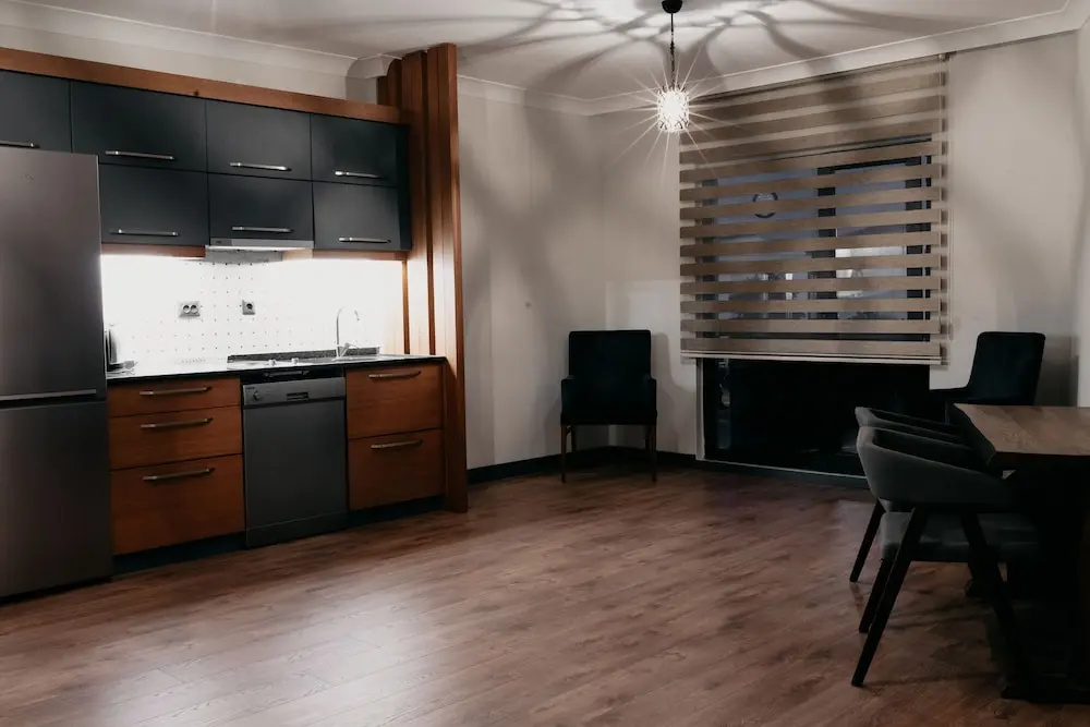 Ceneviz Suit Hotel