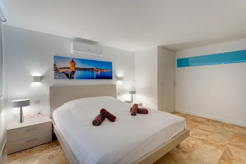 Modern 2 Bedroom Apartment in St Julians