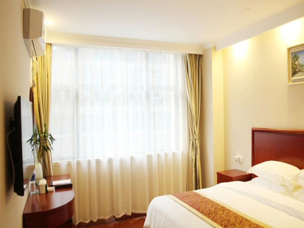 GreenTree Inn Shaoxing North Jiefang Road Chengshi Square Shell Hotel