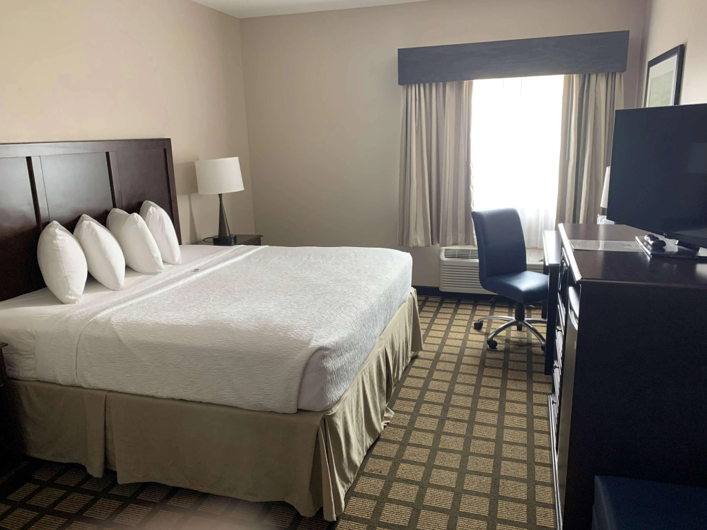Best Western North Bryant Inn