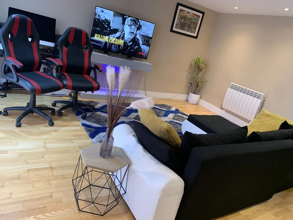 Charming 2-bed Apartment in Kingston Upon Thames
