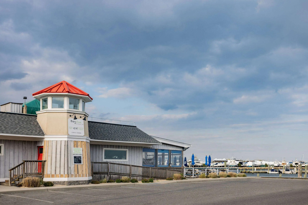 Super 8 by Wyndham Lindenhurst