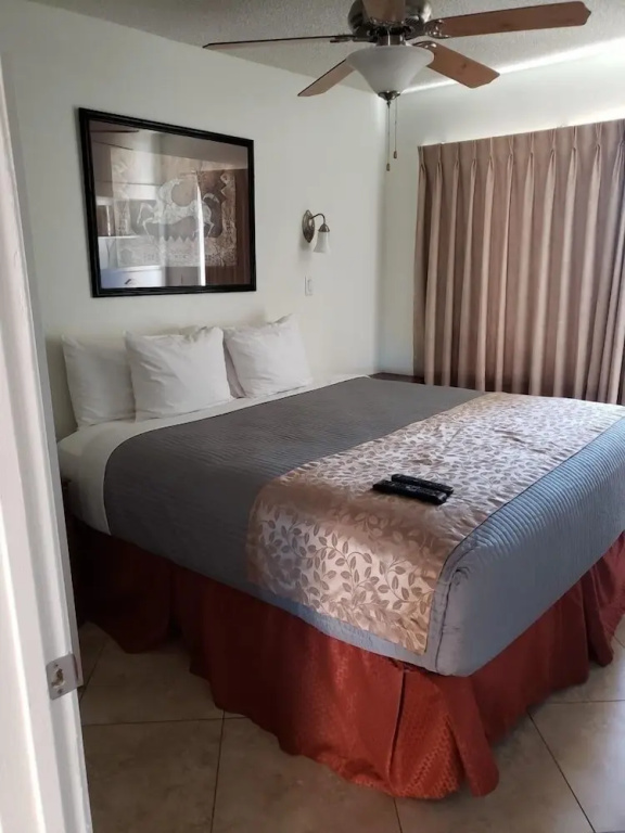 238- Fully Furnished with WiFi by RedAwning