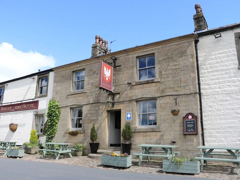 Quakerfield Lodge