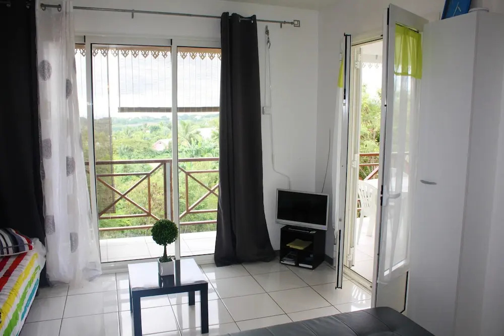 House With one Bedroom in Saint Paul, With Wonderful sea View, Enclose