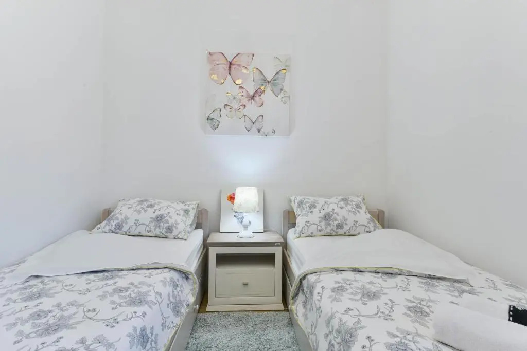 Apartments Crno