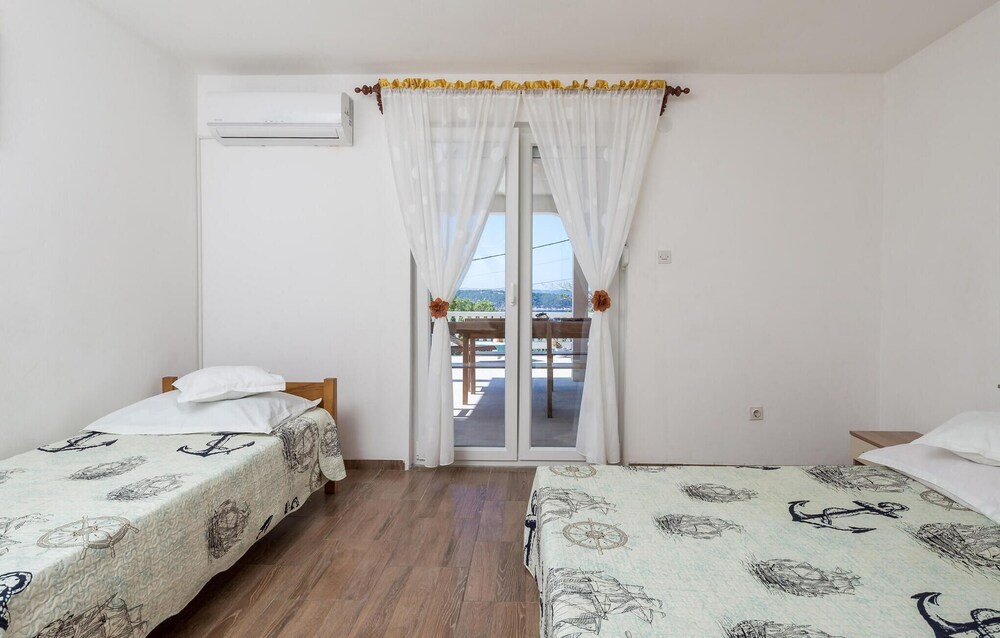 Amazing Apartment in Banjol With 1 Bedrooms and Wifi