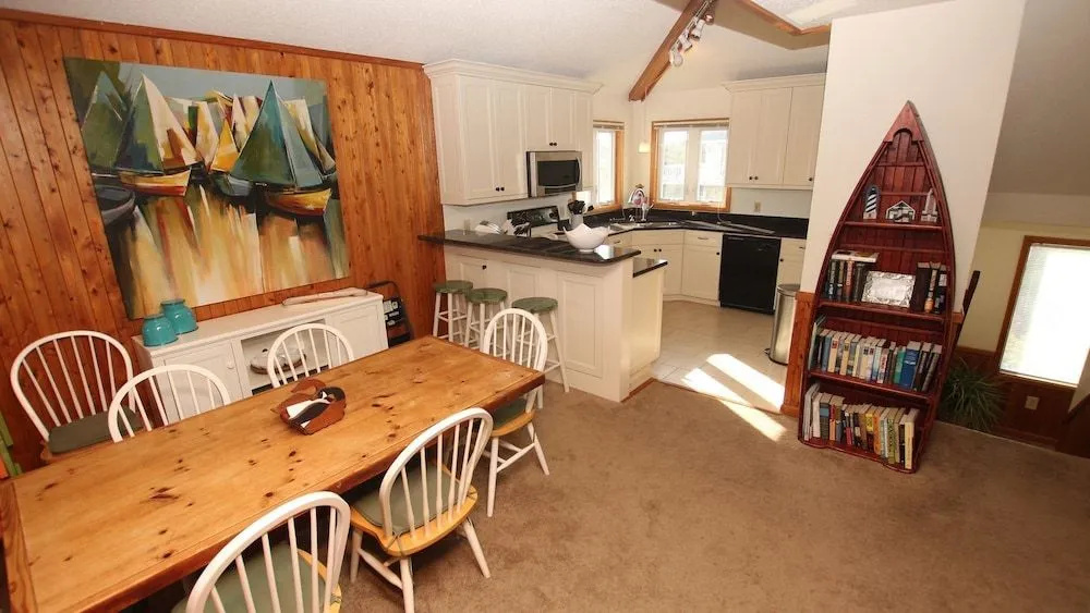 Slapwater - 5 Br home by RedAwning
