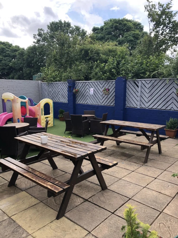 Holystone Bar and Restaurant