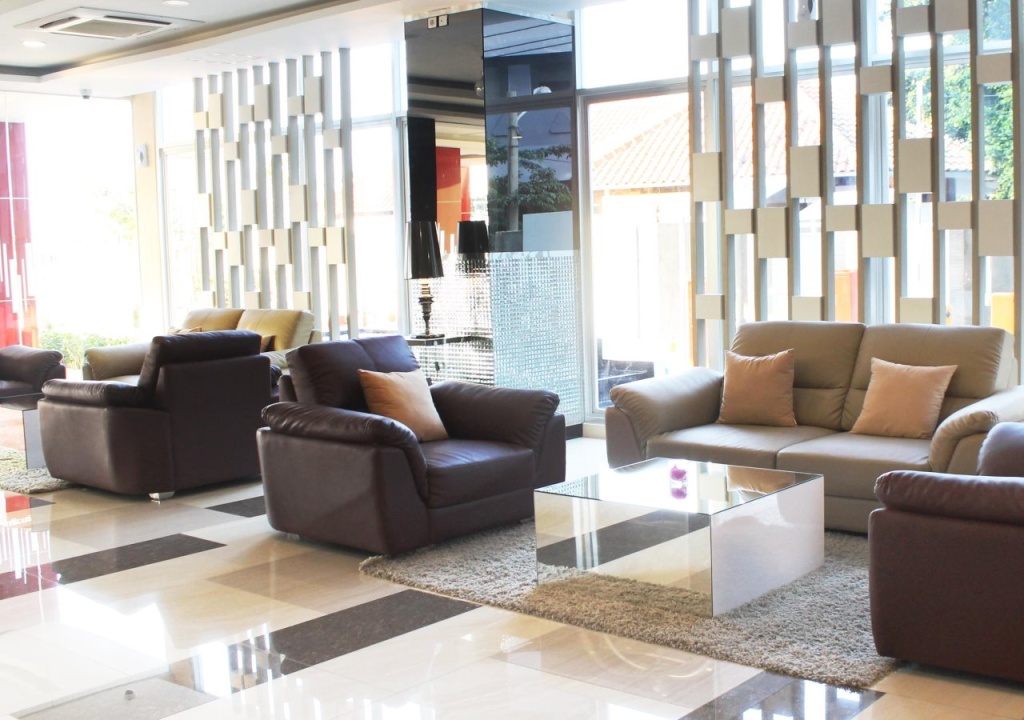 Hotel Gunawangsa MERR