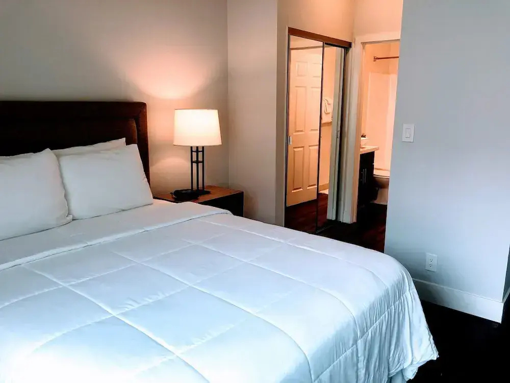 LA Westwood Deluxe Suites