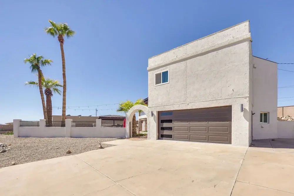 2 Mi to Lake Havasu & Dtwn: Home w/ Game Room!