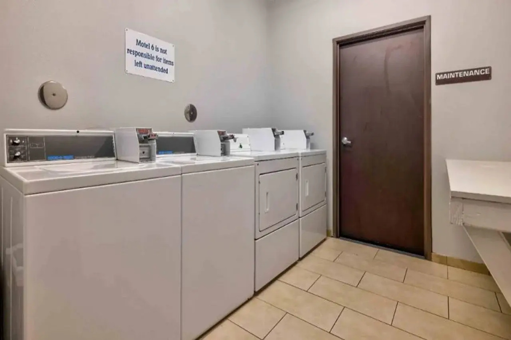 Motel 6 Texas City, TX - I-45 South