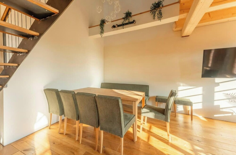 Galeriewohnung mit 7 m Raumhohe, Whirlwanne & Kamin - Best Price!