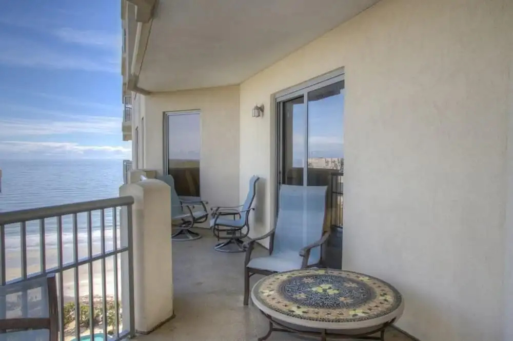 Beautiful and Lavish Ocean-view High Rise!
