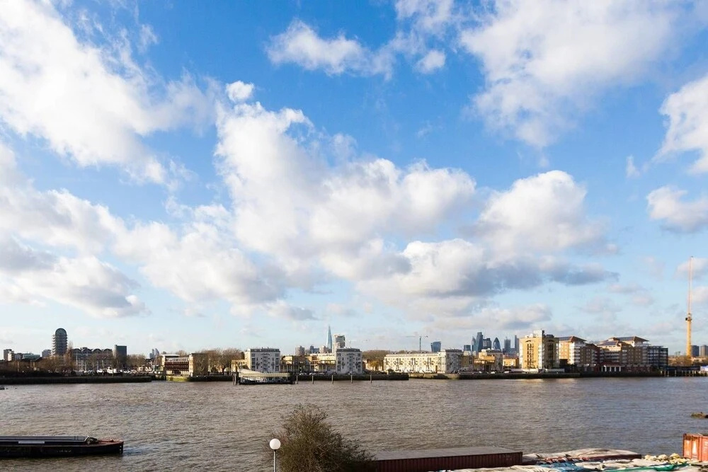 Modern 2 bed 2 Bath - 5 Mins From Canary Wharf