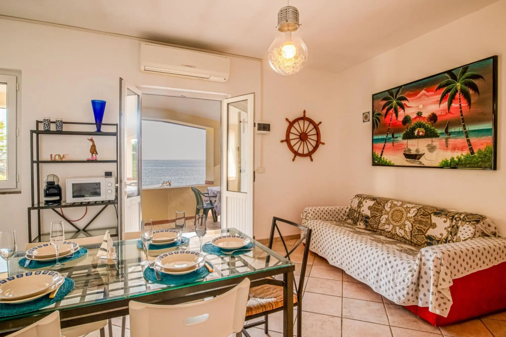 Stecchi three-room beach front 5 beds-Casa Stecchi